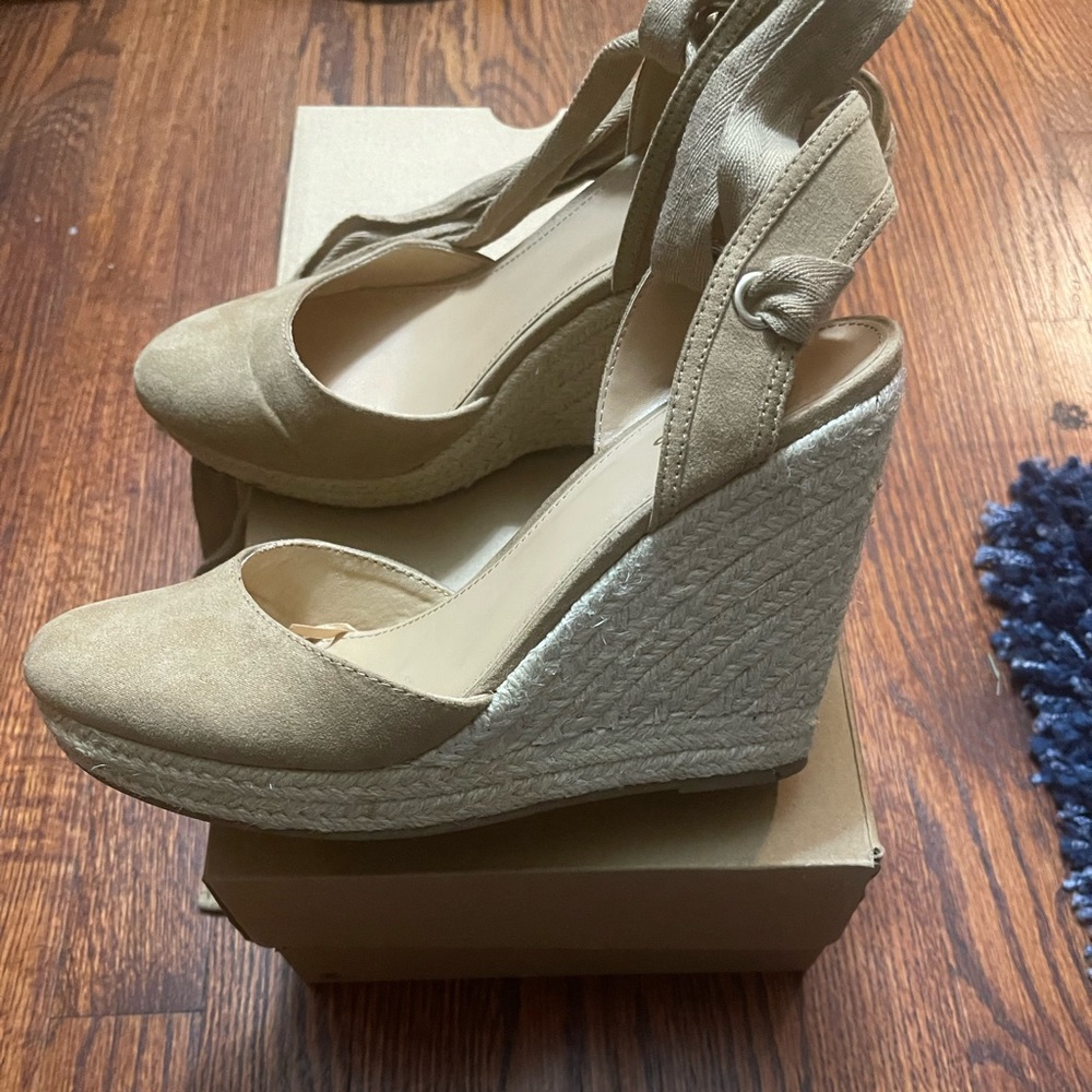 Express ESPADRILLE Sandals!!